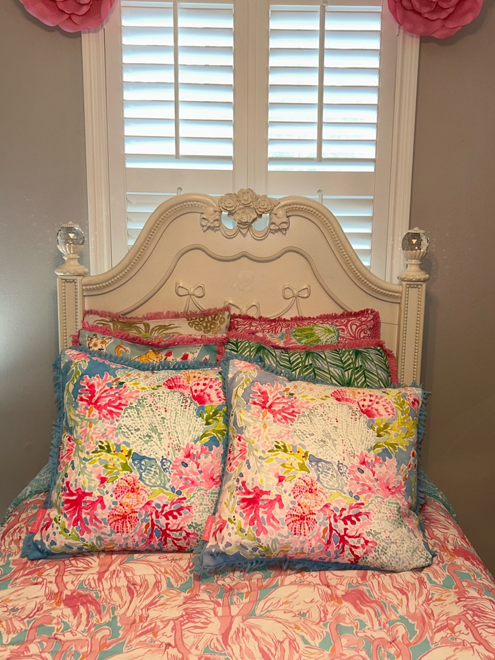 Set of 2 Lilly Pulitzer indoor/outdoor pillows, Summer shorelines print 18x18
